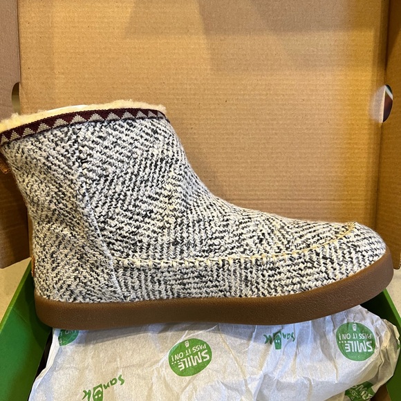 SANUK BOOTIES WOMEN’S SIZE 8 - Picture 3 of 8